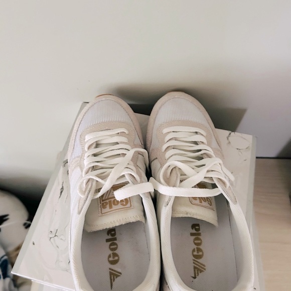 Gola Women's White Daytona Sneakers In Beige/Gold - Picture 5 of 9